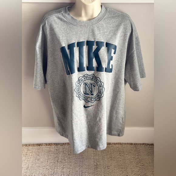 NWOT / Nike Women's Campus T-Shirt / Size S (4-6) - Picture 4 of 10